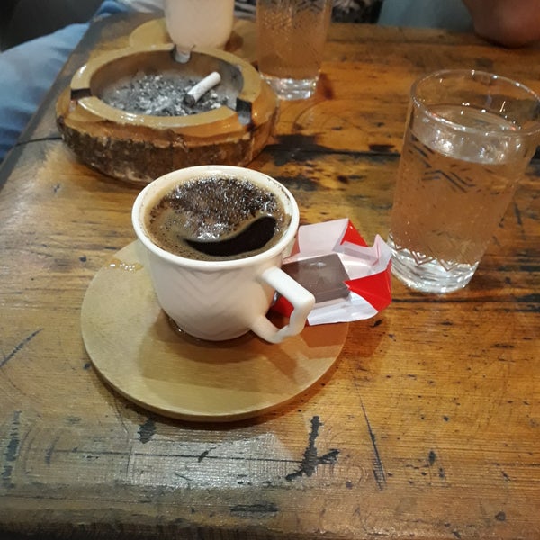 รูปภาพถ่ายที่ İlyada Cafe โดย Tolga เมื่อ 8/16/2018