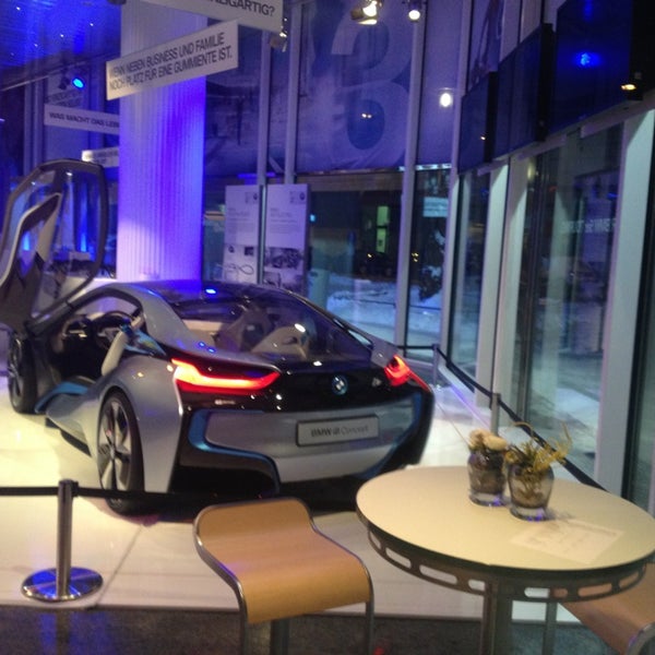 Das Foto wurde bei BMW Pavillon von R C F. am 1/18/2013 aufgenommen