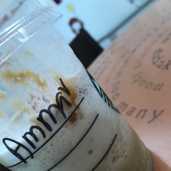 Das Foto wurde bei Starbucks von Ammar . am 1/21/2018 aufgenommen