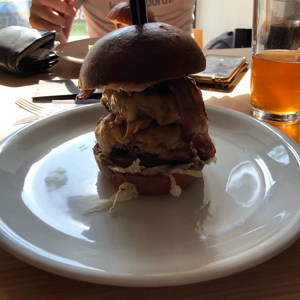 Photo taken at Boom! Burgers by Piotr Ł. on 9/9/2018