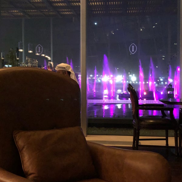 Photo taken at Vista Lounge and Bar by Capt_mm K. on 9/4/2018