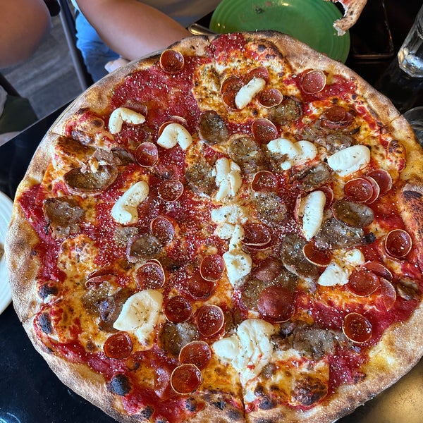 8/5/2023 tarihinde Diego F. M.ziyaretçi tarafından Tony’s Pizza Napoletana'de çekilen fotoğraf