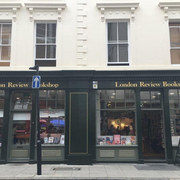Снимок сделан в London Review Bookshop пользователем Maggie L. 7/22/2016