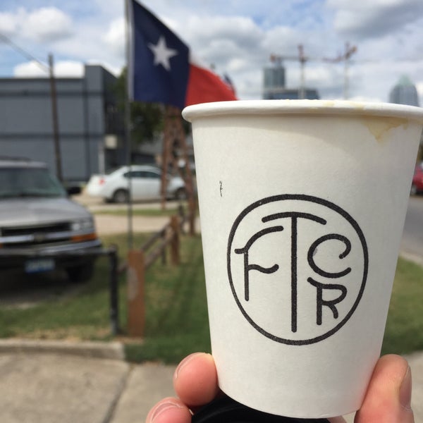 Foto tirada no(a) Flat Track Coffee por Dustin W. em 10/8/2015