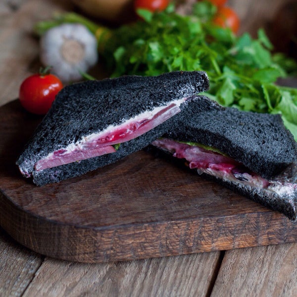 Вкуснющий сэндвич на чёрном хлебе с говядиной, а с индейкой на зерновом. Злаковые батончики для ПП💪🏼