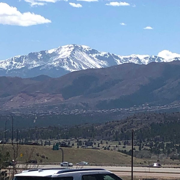 4/19/2019 tarihinde Steve M.ziyaretçi tarafından Colorado Mountain Brewery'de çekilen fotoğraf