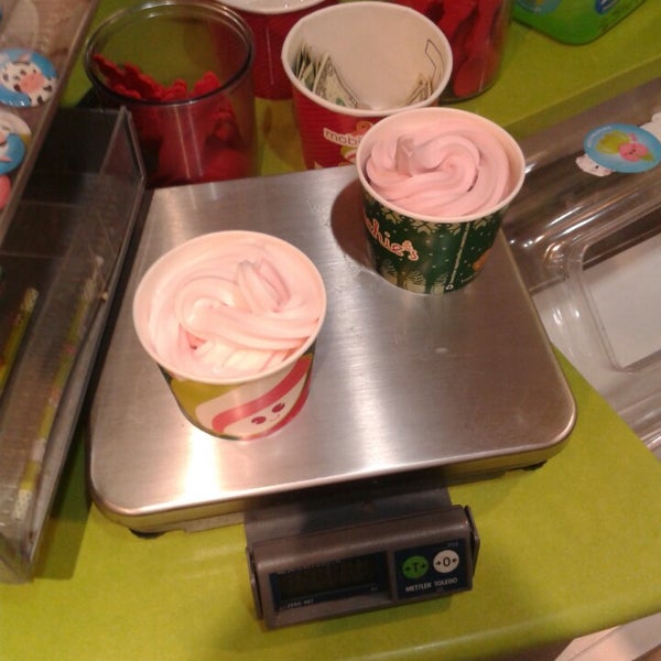 12/28/2014에 Alejandro J.님이 Menchie&#39;s Frozen Yogurt에서 찍은 사진