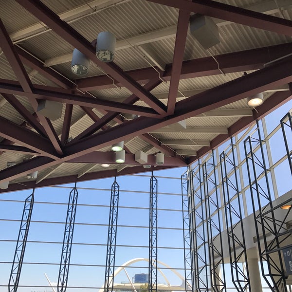 10/4/2016 tarihinde Viet D.ziyaretçi tarafından Los Angeles Uluslararası Havalimanı (LAX)'de çekilen fotoğraf