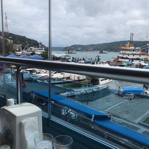 Das Foto wurde bei Dolphin Balık Restaurant von OzsLemsu am 11/8/2020 aufgenommen