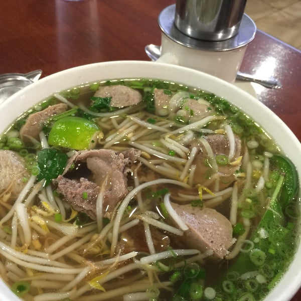 Photo taken at Pho Pasteur Restaurant by Ana H. on 5/22/2015