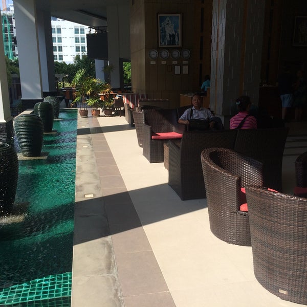 Das Foto wurde bei Andakira Hotel Phuket von Nosmy I. am 3/9/2016 aufgenommen