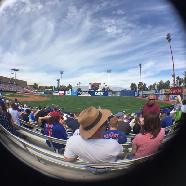 Foto tirada no(a) Cashman Field por Michael M. em 3/26/2017