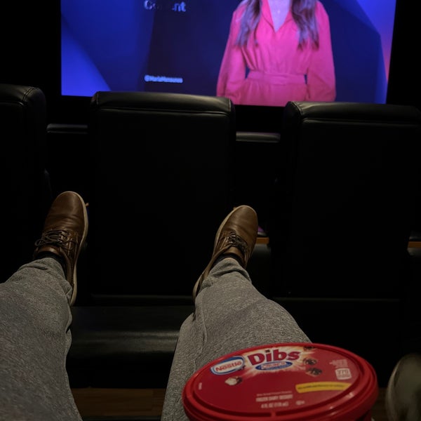 Regal Plymouth Meeting 1011 W. Ridge Pike'da fotoğraflar