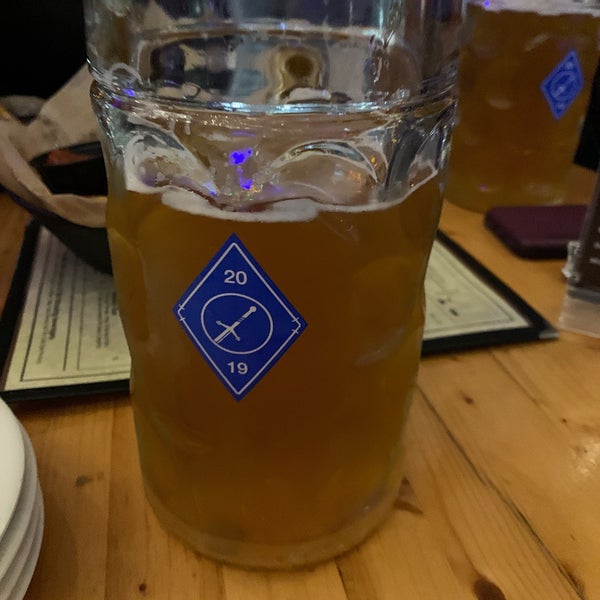 Photo taken at Dunedin House of Beer by Kini on 11/25/2019