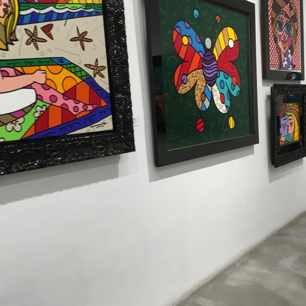 Photo taken at Britto Central Gallery by Maryna B. on 3/4/2016