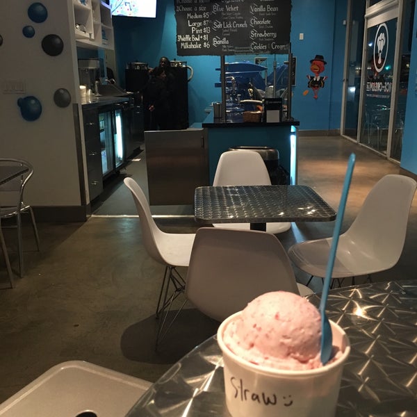 Photo taken at Ice Cream Lab by Mnair on 11/12/2015