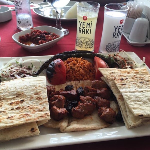 รูปภาพถ่ายที่ HT Manş-Et Restaurant โดย Murat Ö. เมื่อ 10/7/2016