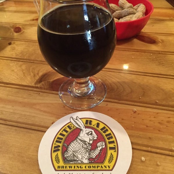 12/27/2015 tarihinde Jeffrey C.ziyaretçi tarafından White Rabbit Brewery'de çekilen fotoğraf