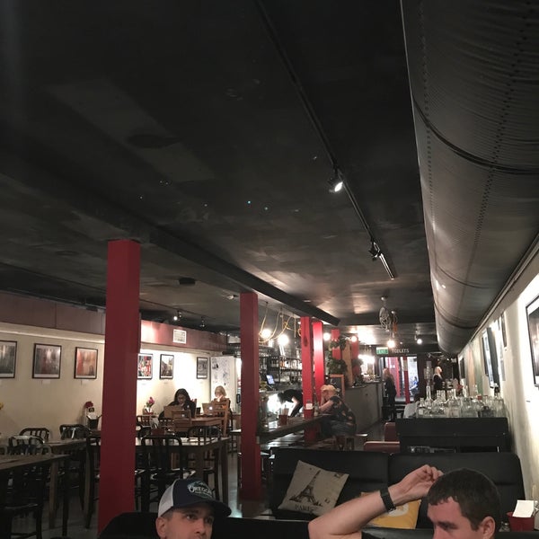 8/31/2017에 Jason P.님이 Brew Cafe &amp; Wine Bar에서 찍은 사진