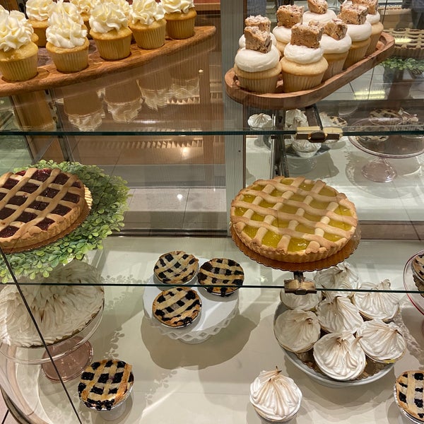 Ташкент центре хорошие сладости. Булочная концепт. 2 bros волгоград. Baker brothers seeds. Bros bakery.