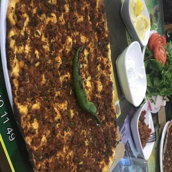 Photo taken at Öz Urfa Restoran by Kara-melek on 3/18/2017