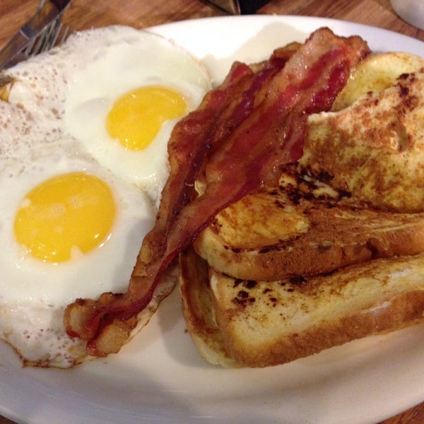 Photos at Peanuts Deluxe Cafe Downtown San Jose 29 tips from 805