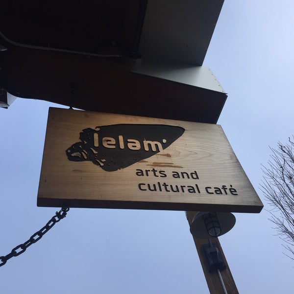 Снимок сделан в Leləm’ Arts and Cultural Cafe пользователем Dana A. 11/16/2018