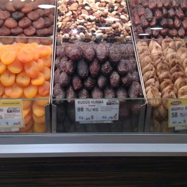 Tuğba Kuruyemiş Muratpaşa'da Kuruyemişçi