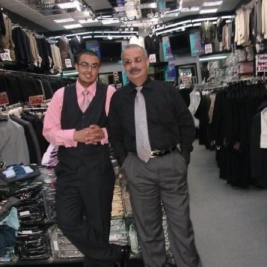 10/15/2012にFarid Mohamed RagabがPark Avenue Styles Incで撮った写真