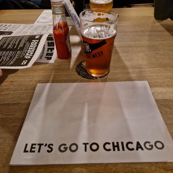 Foto diambil di Chicago Bar &amp; Grill oleh Jenda pada 10/15/2022