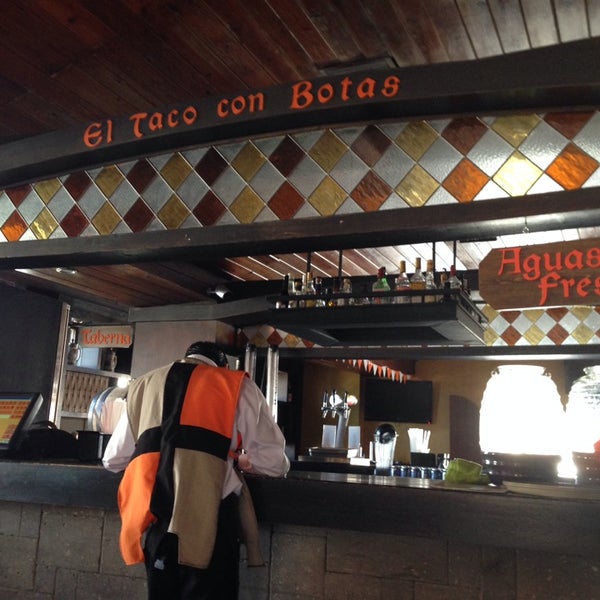 รูปภาพถ่ายที่ El Taco Con Botas โดย Monica M. เมื่อ 3/13/2014