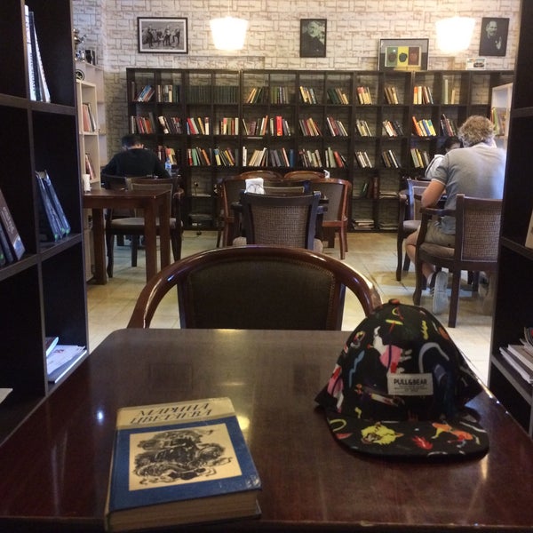 Photo prise au Bookcafe par Настя К. le6/20/2018