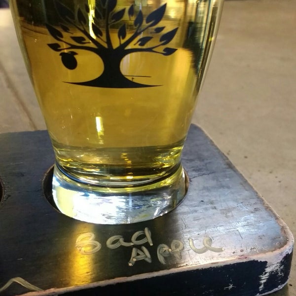 Photo taken at 2 Towns Ciderhouse by Carolyn Y. on 8/13/2018