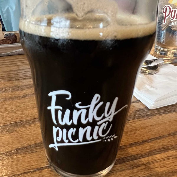 4/18/2023에 Carolyn Y.님이 Funky Picnic Brewery &amp; Café에서 찍은 사진