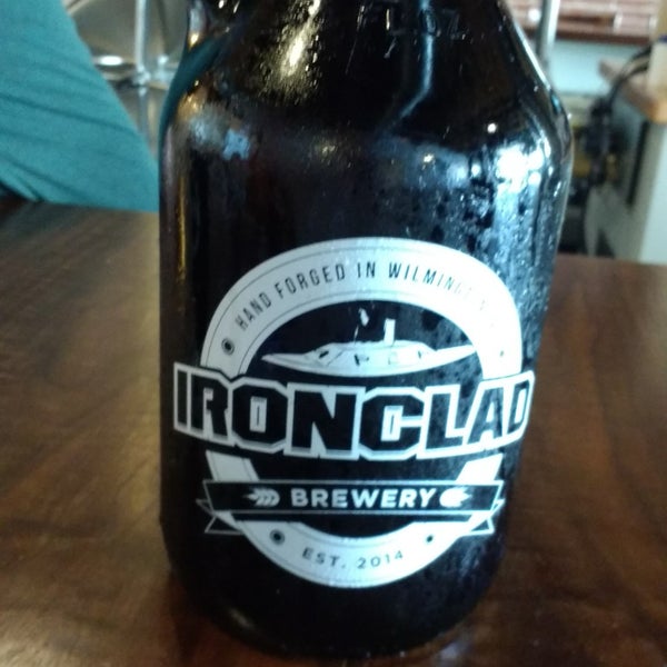 รูปภาพถ่ายที่ Ironclad Brewery โดย Carolyn Y. เมื่อ 6/15/2019