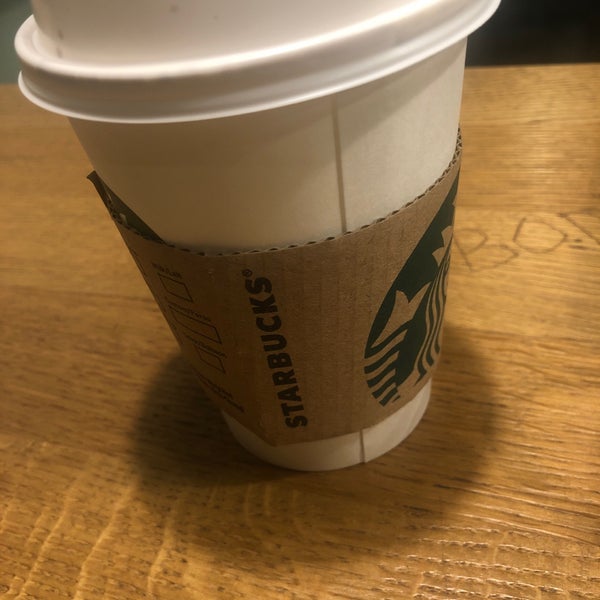Foto scattata a Starbucks da 👤Snn Krky il 4/27/2019
