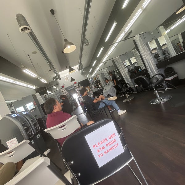 Knuckleheads Barber Shop Hair Salon in Oceanside