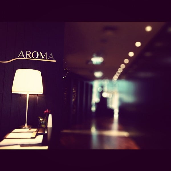 Photo taken at Aroma Restaurant by Bushra A. on 9/21/2012