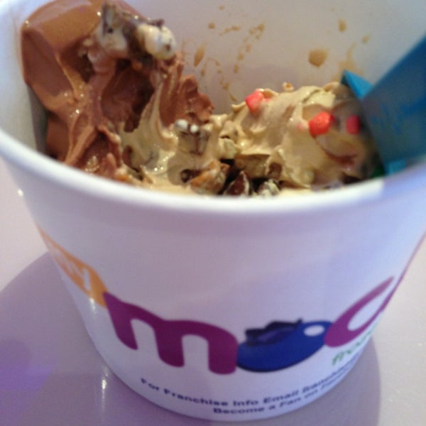 Photo taken at myMochi Frozen Yogurt by Ray M. on 9/3/2013