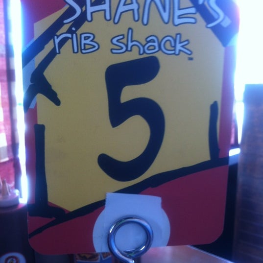 Foto tomada en Shane&#39;s Rib Shack  por Ray M. el 11/3/2012