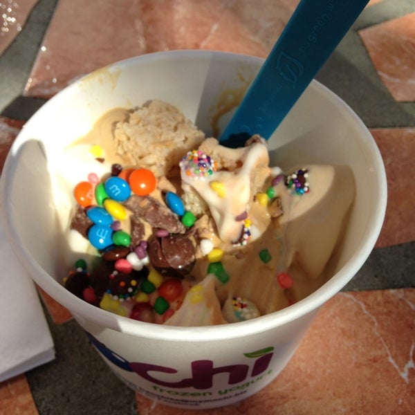 รูปภาพถ่ายที่ myMochi Frozen Yogurt โดย Ray M. เมื่อ 8/9/2013