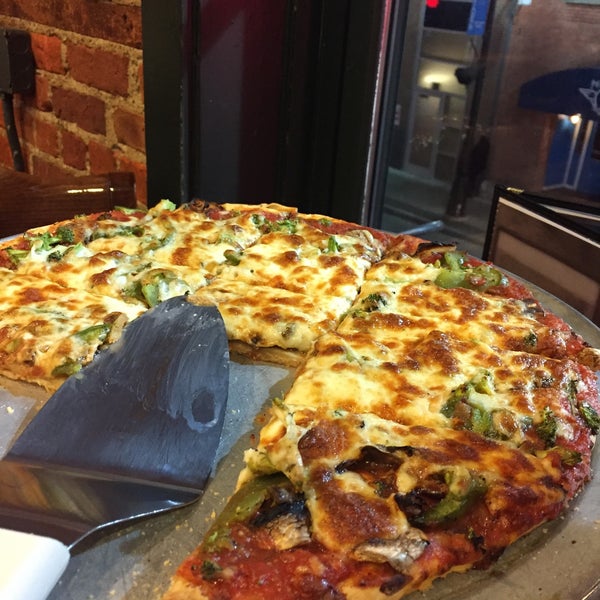 Photo prise au PizzaPapalis of Greektown par RR le11/23/2015