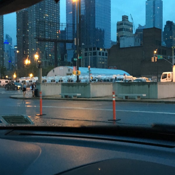 megabus 34th between 11th and 12th