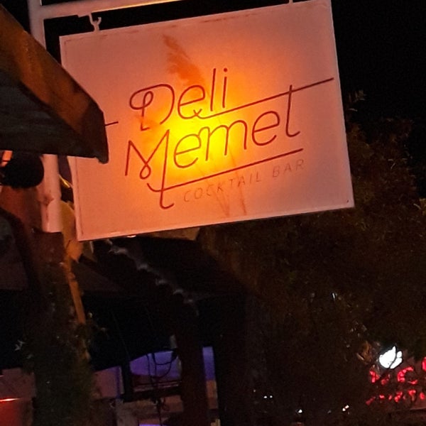 รูปภาพถ่ายที่ Deli Memet โดย Ömer A. เมื่อ 6/8/2019