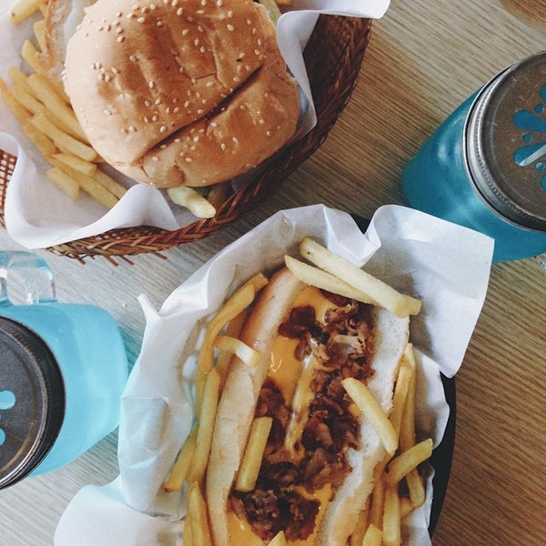 4/25/2015にPat S.がStuff Over Burger Cafeで撮った写真