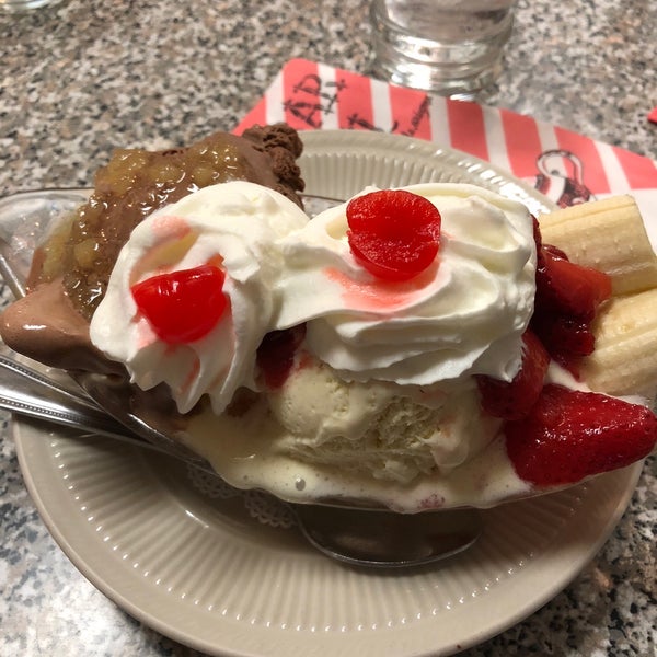 Photo taken at Sugar Bowl Ice Cream Parlor Restaurant by Anna Lisa on 3/25/2018