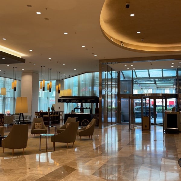 Foto tomada en Istanbul Marriott Hotel  por Athari . el 10/2/2022