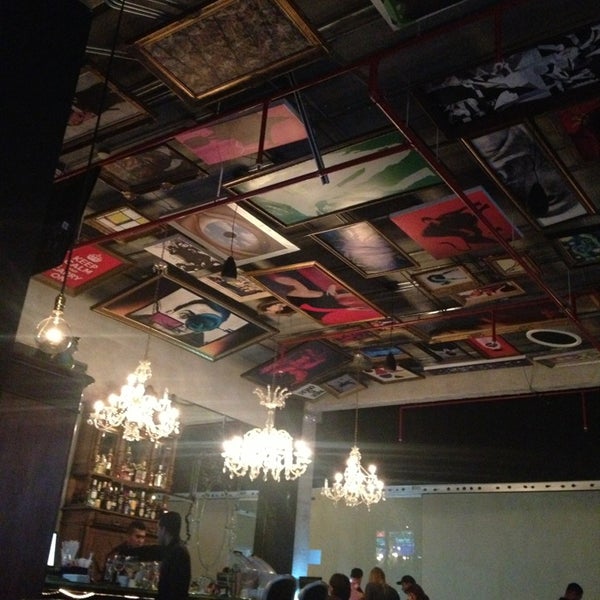 Das Foto wurde bei Praha Lounge &amp; Café von Max D. am 3/11/2013 aufgenommen