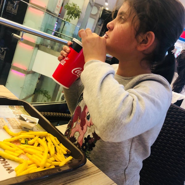 4/20/2019 tarihinde Meziyet Koca Balcıziyaretçi tarafından Burger King'de çekilen fotoğraf