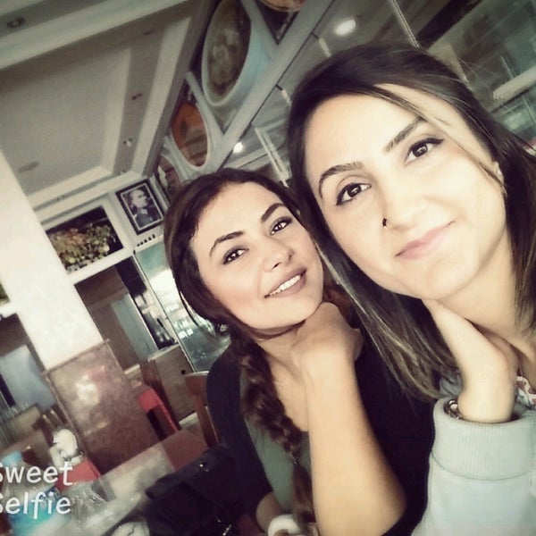 Foto diambil di Öz Fırat Kebap Salonu oleh Zelal K. pada 9/21/2016